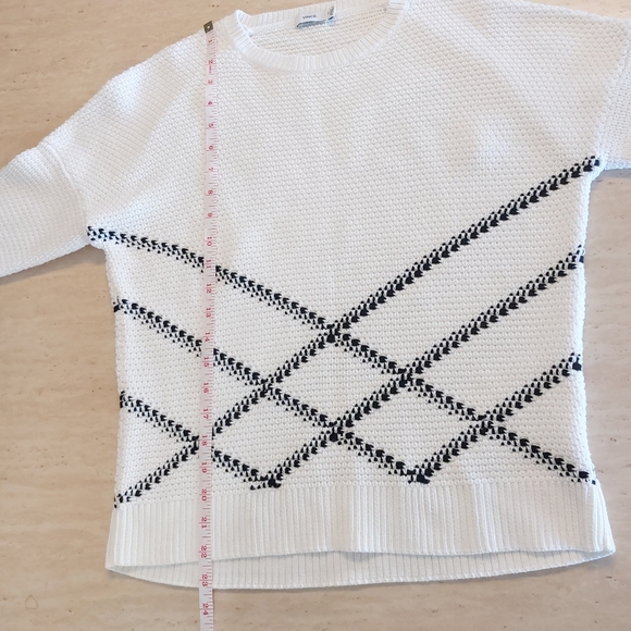 Vince White & Black Striped Cotton Long Sleeve Textured Knit Pull Over Sweater - Picture 11 of 13